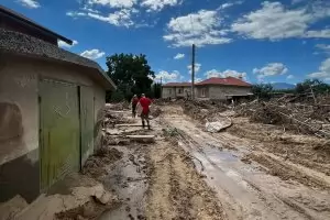 Украински бежанци помагат на бедстващите в Каравелово