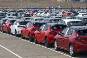 Продажбите на нови автомобили в Европа леко са се увеличили