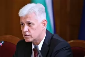 Шефът на МО: Можем да дадем на Украйна боеприпаси 