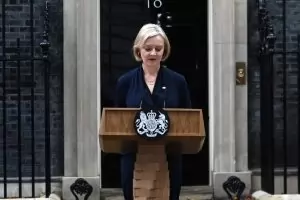 Премиерът на Великобритания подаде оставка след само 45 дни на поста