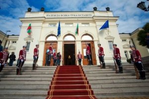 Стартиралият 48 и парламент има незавидната възможност да се превърне в най яловото творение