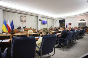 Сенатът горната камара на парламента на Полша прие резолюция с