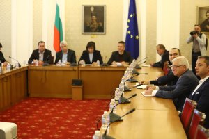 Срещата между парламентарните сили която БСП организира днес в Народното