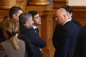Безпрецедентен провал на българския парламентаризъм беляза първия работен ден на