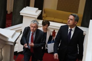 Совалките на Росен Плевнелиев и Соломон Паси за управление с