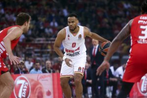 Гръцкият баскетболен гранд Олимпиакос с българския национал Александър Везенков в