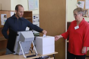 ЦИК няма да изисква воден знак в машинните бюлетини