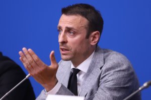 Като дълг към себе си и към българския народ определи