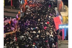 Десетки са премазани от тълпата и със сърдечен арест след