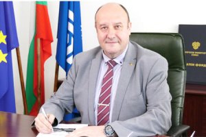 И ректорът на Техническия университет София проф Иван Кралов е гласувал