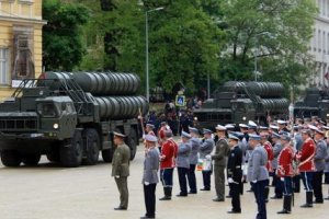 Украйна е поискала отново тежко оръжие от България чрез посланика