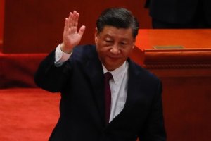 Китайският президент Си Дзинпин приветства управлението на Комунистическата партия и