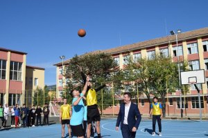 Близо 50 000 ученици от общински държавни и частни училища