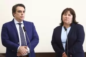 Велкова зове за по-нисък ръст на пенсиите и замразяване на заплати