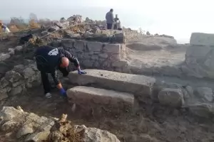 Голяма църква от V-VI век откриха върху антични руини в Татул