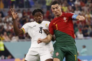 Кристиано Роналдо бе наречен тотален гений от ФИФА за начина