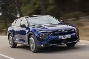Citroen събра три в едно и получи C5 X