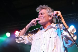 Оригиналният водещ вокал и фронтмен на шотландската хардрок група Nazareth