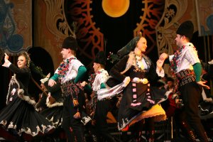 Държавен фолклорен ансамбъл Филип Кутев ще представи грандиозния си спектакъл