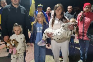 Решението на правителството да премести украинските бежанци от хотелите към