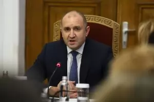 Радев обвини партиите, че се страхуват от властта