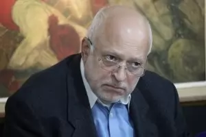 Минеков: Политическите активисти в Народния театър да бъдат сменени