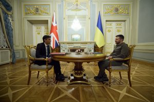 Великобритания ще подкрепя Украйна докато тя не победи Това обяви