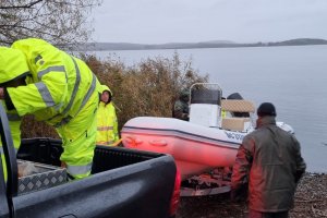 Откриха лодката на изчезналите в бургаското езеро Мандра рибари чието