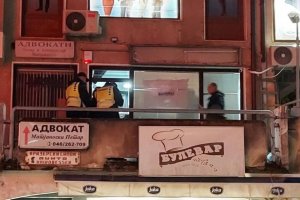 Неизвестен извършител е стрелял в сряда вечерта с оръжие  срещу