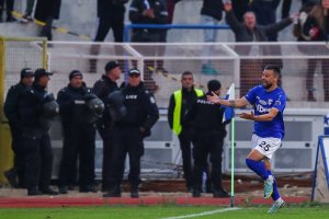 Левски завърши 2 2 в гостуването си срещу опашкаря в Първа