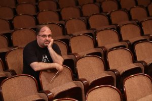 Директорът на Софийската филхармония маестро Найден Тодоров ще влезе днес