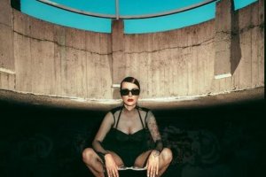 Фотосесия на певицата Рут Колева предизвика недоволство в Перущица Тя