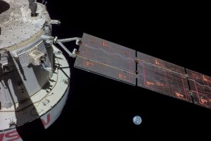 Космическият кораб на НАСА Орион който в петък успешно навлезе