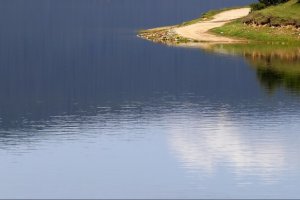 Рибари са изчезнали в езерото Мандра край Бургас местността Брястите  съобщиха от