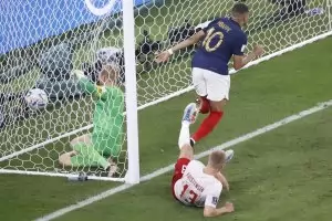 Мбапе класира Франция за 1/8-финалите на Мондиал 2022