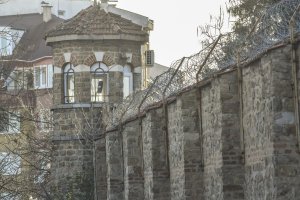 След като близо 2 години вицепрезидентът Илияна Йотова не помилва