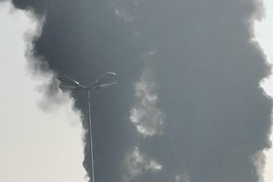 Огромен пожар бушува на столичния бул Симеоновско шосе съобщава  По