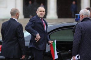 Президентът Румен Радев не приема подадената оставка от главния секретар на