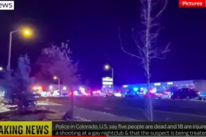 5 души бяха убити, а 18 са ранени при стрелба в гей бар в Колорадо