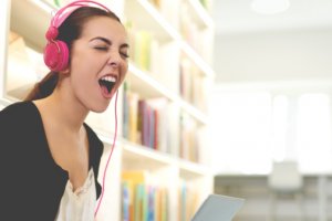 Слушаме все повече музика Това свидетелства публикуван днес доклад на