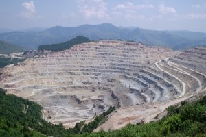 През последните години възнагражденията растат в цялата страна но съществуващите отпреди