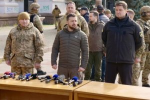 Украинският президент Володимир Зеленски пристигна в южния град Херсон който на