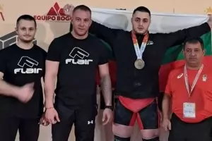 Карлос Насар остана последен със световен рекорд, но и с нула