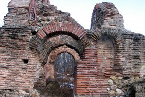 Беловската Базилика която е част от Голямобеловския манастир Вознесение Господне е