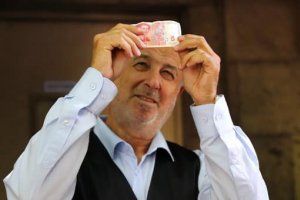 Ники Урумов става банкер във Варненския театър
