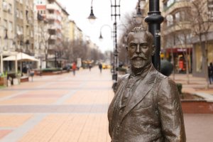 Учени писатели и актьори канят на рожден ден на Алеко