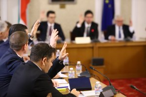 Гласуването на закона за продължаване на действието на тазгодишните бюджетни