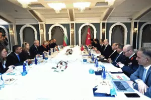 Засилено присъствие на депутати и министри в Турция