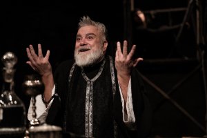 Тази Коледа настъпва в Народния театър под знака на една