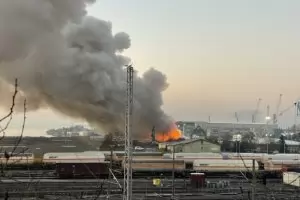 Голям пожар избухна на пристанище Бургас-запад